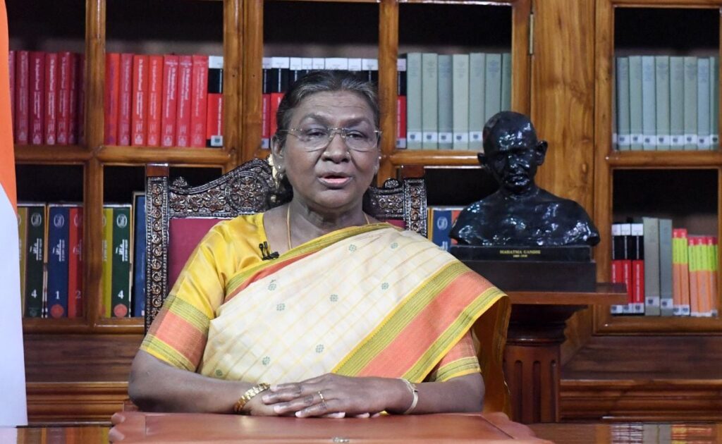 Maha-Kumbh का दौरा करने के लिए आज, त्रिवेनी संगम में पवित्र विभाग