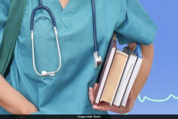 चिकित्सा आय परीक्षण के लिए पंजीकरण शुरू होता है, 4 मई को परीक्षा