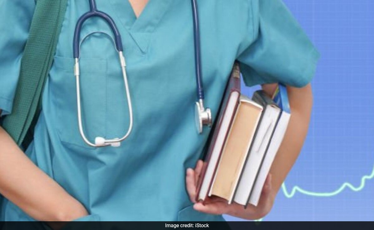 चिकित्सा आय परीक्षण के लिए पंजीकरण शुरू होता है, 4 मई को परीक्षा