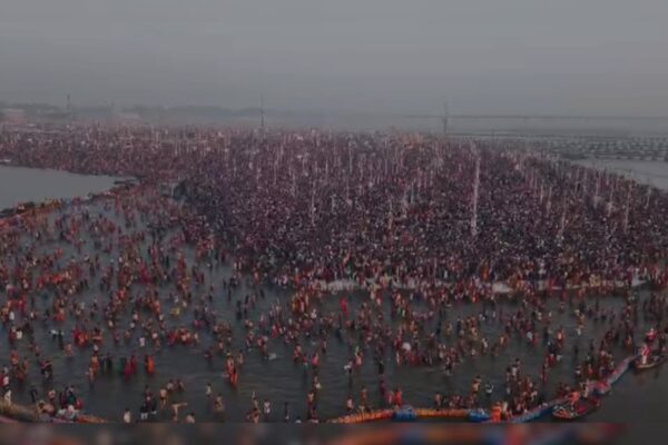 जैसा कि लाखों महा कुंभ में जाते हैं, अखिलेश यादव के विस्तार के लिए एक अनुरोध