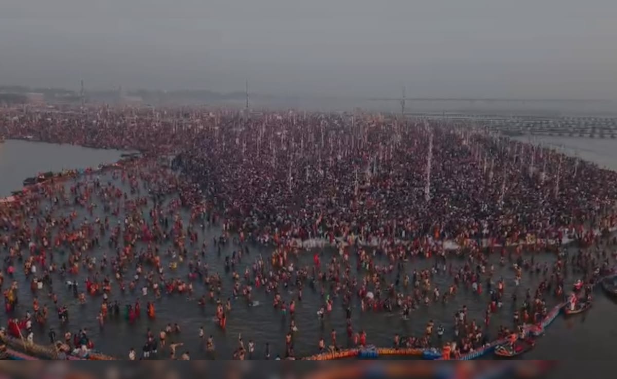जैसा कि लाखों महा कुंभ में जाते हैं, अखिलेश यादव के विस्तार के लिए एक अनुरोध