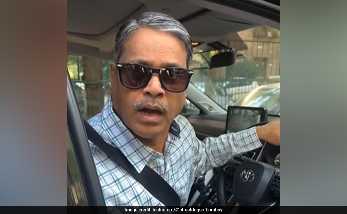 दिल्ली का आदमी अपनी कार के साथ चल रहे कुत्ते का बचाव करता है, ऑनलाइन आक्रोश का वीडियो स्पार्क करता है