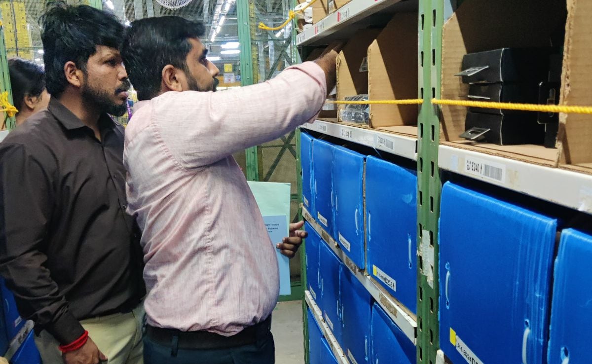 अमेज़ॅन, चेन्नई के पास फ्लिपकार्ट स्टोर्स ने गुणवत्ता नियंत्रण समस्याओं पर हमला किया