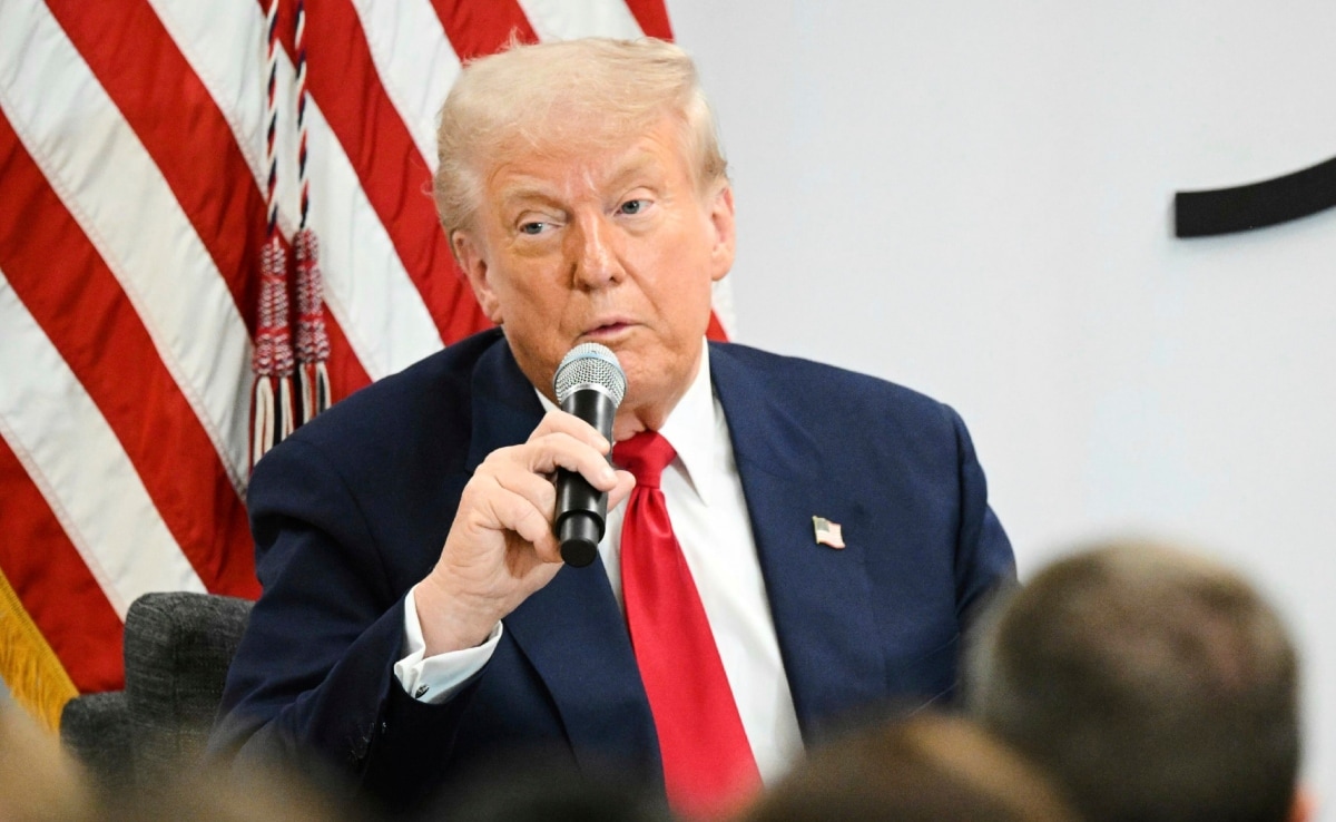 संघीय श्रमिकों का विरोध करने के लिए ट्रम्प सुप्रीम कोर्ट में जाते हैं।