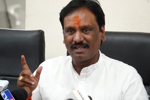 आईपीएल मैचों में दांव के बारे में उदधव विधायक टीम का महान दावा