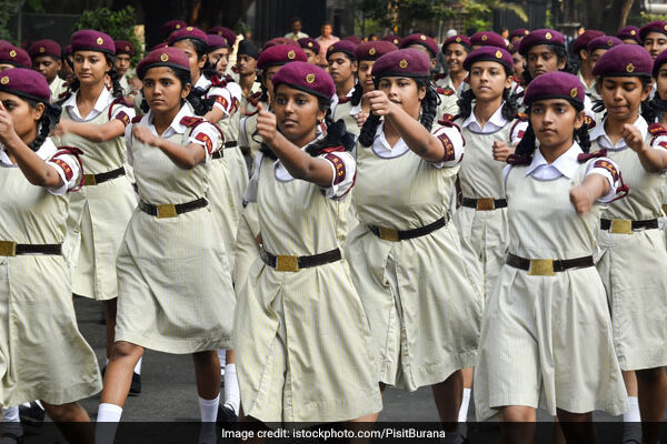 एडमिट ने ऑल सैनिक भारतीय स्कूलों के लिए कार्ड लॉन्च किए