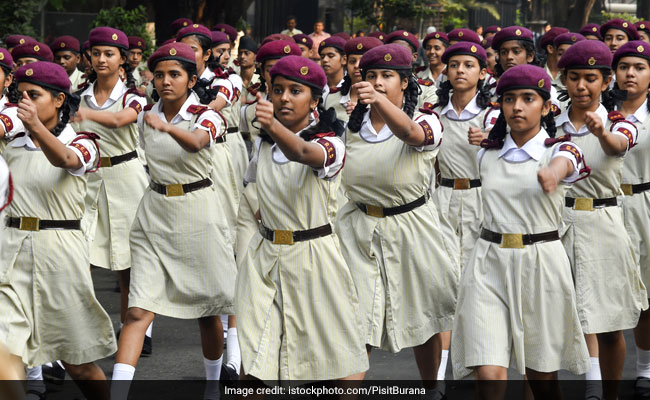 एडमिट ने ऑल सैनिक भारतीय स्कूलों के लिए कार्ड लॉन्च किए