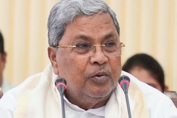 कर्नाटक मंत्रियों के लिए वेतन दोगुना करता है, फंड की कमी फंडों के बीच में एमएलए