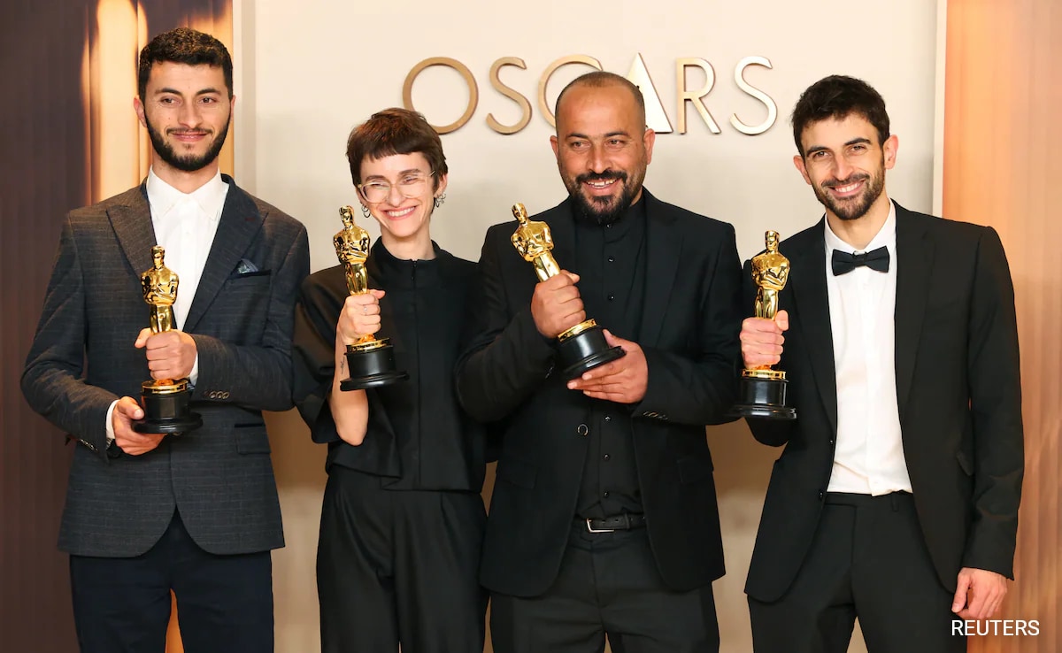 ऑस्कर -विनिंग फिलिस्तीनी निदेशक ने हमला किया, वेस्ट बैंक में गिरफ्तार किया