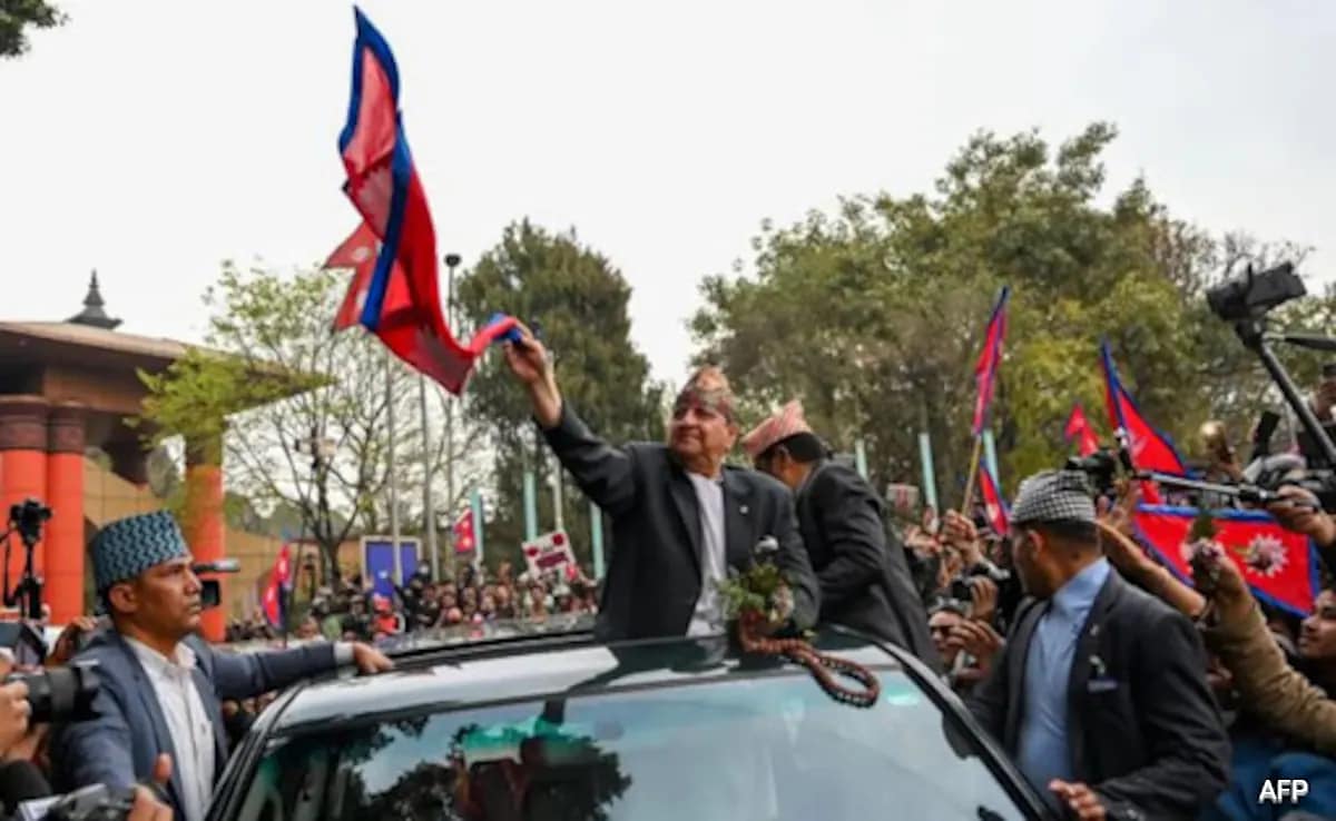 नेपाल के पूर्व राजा, ज्ञानेंद्र शाह ने विरोध के दौरान बर्बरता का जुर्माना लगाया