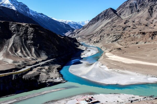 संधि के निलंबन के बाद भारत के विकल्पों के बारे में भारतीय जल के पूर्व