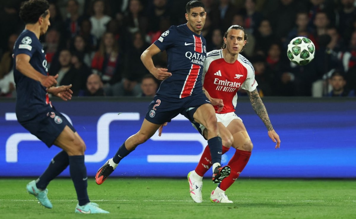 आर्सेनल फिर से कम हो जाता है जब स्ट्राइकर ने मिकेल आर्टेटा का पीछा किया