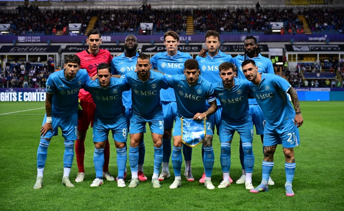 श्रृंखला ए के अंत में शीर्षक की महिमा के ब्रिंक में नेपोली