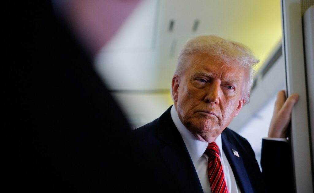 ट्रम्प ने सोमवार को पुतिन, ज़ेलेंस्की से बात करने के लिए