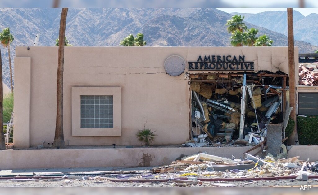 कैलिफोर्निया में फर्टिलिटी क्लिनिक में पंप एक को मारता है