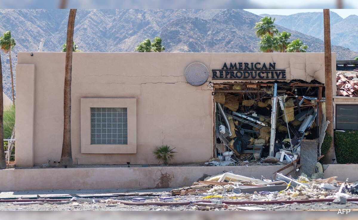 कैलिफोर्निया में फर्टिलिटी क्लिनिक में पंप एक को मारता है