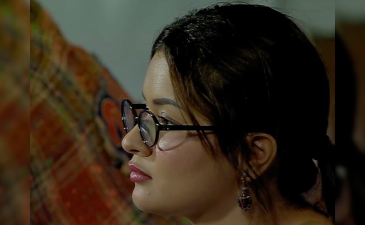 एमआई बनाम जीटी आईपीएल 2025 मैच में अवनीत कौर। इंटरनेट ओवरबोर्ड का विस्तार करता है