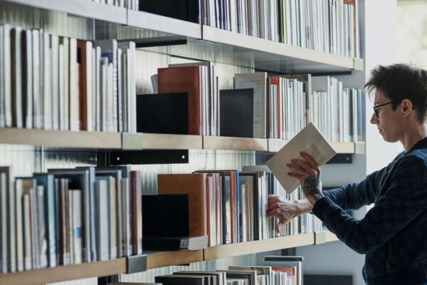 2025 में अंतर्राष्ट्रीय छात्रों के लिए सबसे अच्छा हिस्सा -समय नौकरियां