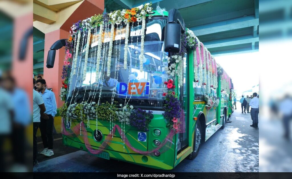 अगले 2 महीनों में सार्वजनिक परिवहन बेड़े में 500 नई इलेक्ट्रिक बसें अगले 2 महीनों में सार्वजनिक परिवहन बेड़े में 500 नई इलेक्ट्रिक बसें