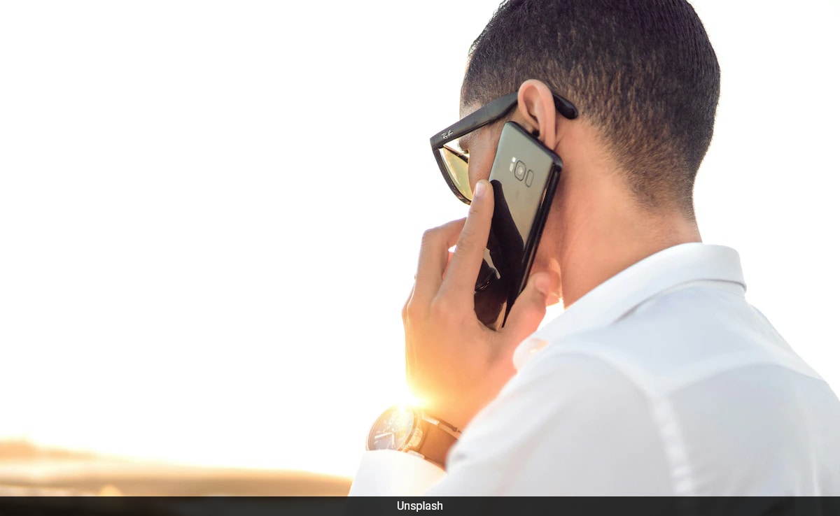 वह ऐसा करने के बाद माँ का नियंत्रण तोड़ देता है