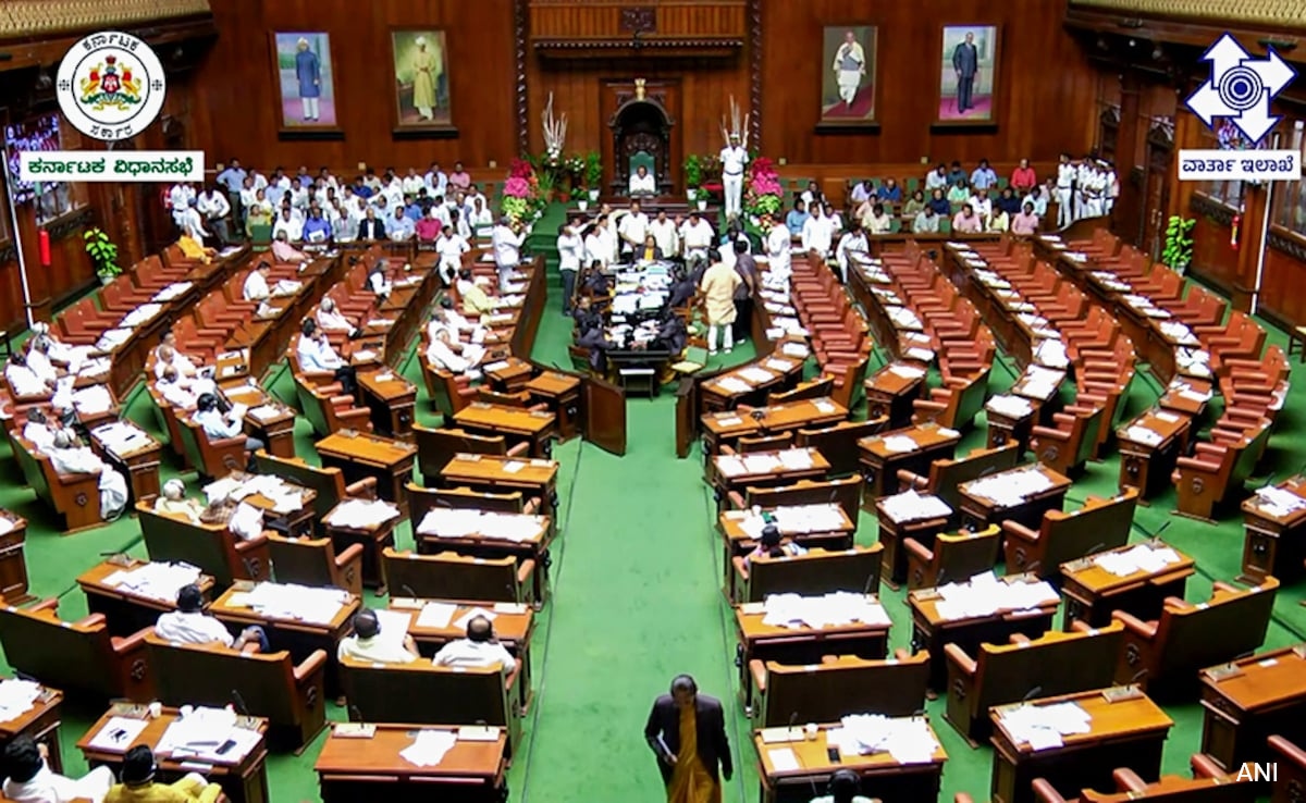 कर्नाटक विधानसभा के अध्यक्ष, 18 भाजपा विधायकों के निलंबन को रद्द कर देते हैं