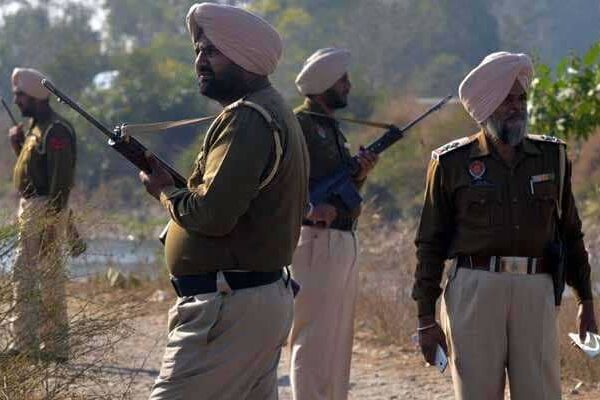 पंजाब ने 3 दिनों के लिए सभी शिक्षा संस्थानों को बंद कर दिया, पुलिस रद्द