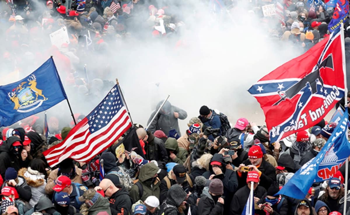 संयुक्त राज्य अमेरिका सरकार अमेरिकी कैपिटल की गड़बड़ी के लिए निकाल दी गई महिलाओं के परिवार को $ 5 मिलियन का भुगतान करेगी।