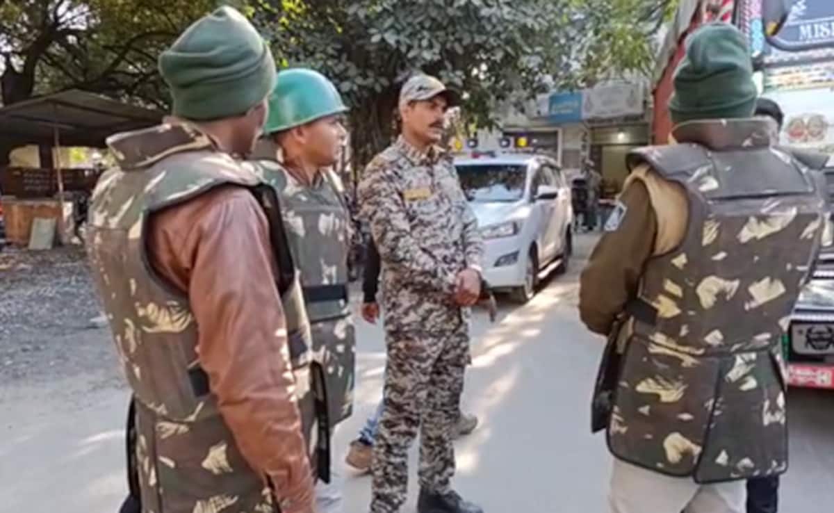 सौतेली माँ ने अपनी बेटी का गला घोंट दिया, पिता उसे कवर करता है। तो, वीडियो साक्ष्य