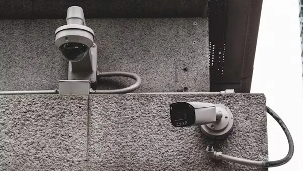 सीबीएसई को वास्तविक -समय रिकॉर्डिंग के साथ सीसीटीवी कैमरे स्थापित करने के लिए स्कूलों की आवश्यकता होती है