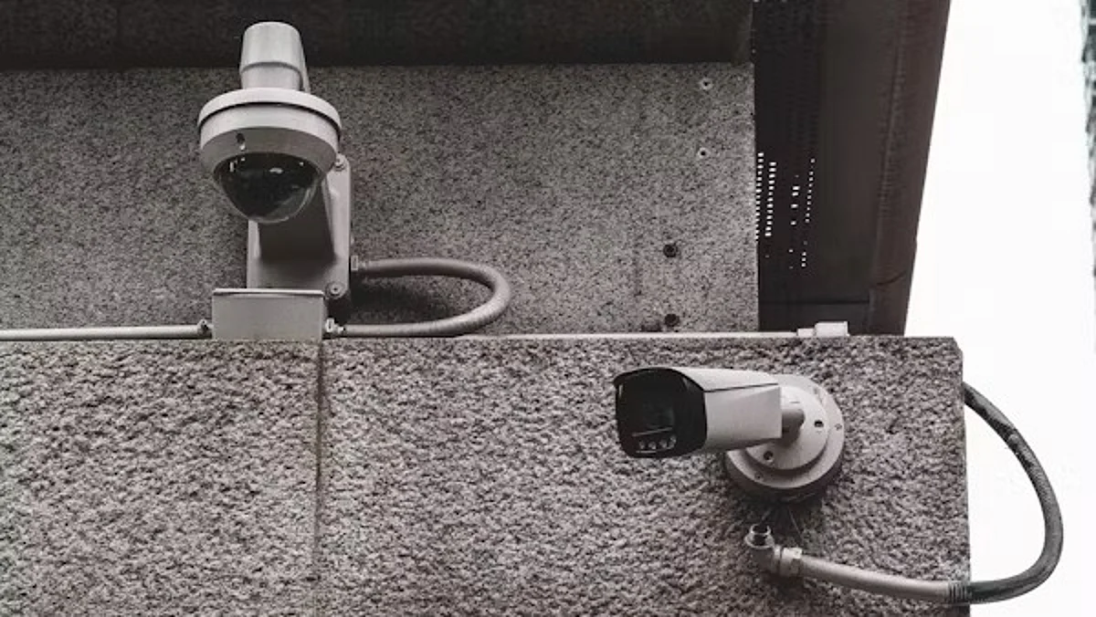 सीबीएसई को वास्तविक -समय रिकॉर्डिंग के साथ सीसीटीवी कैमरे स्थापित करने के लिए स्कूलों की आवश्यकता होती है