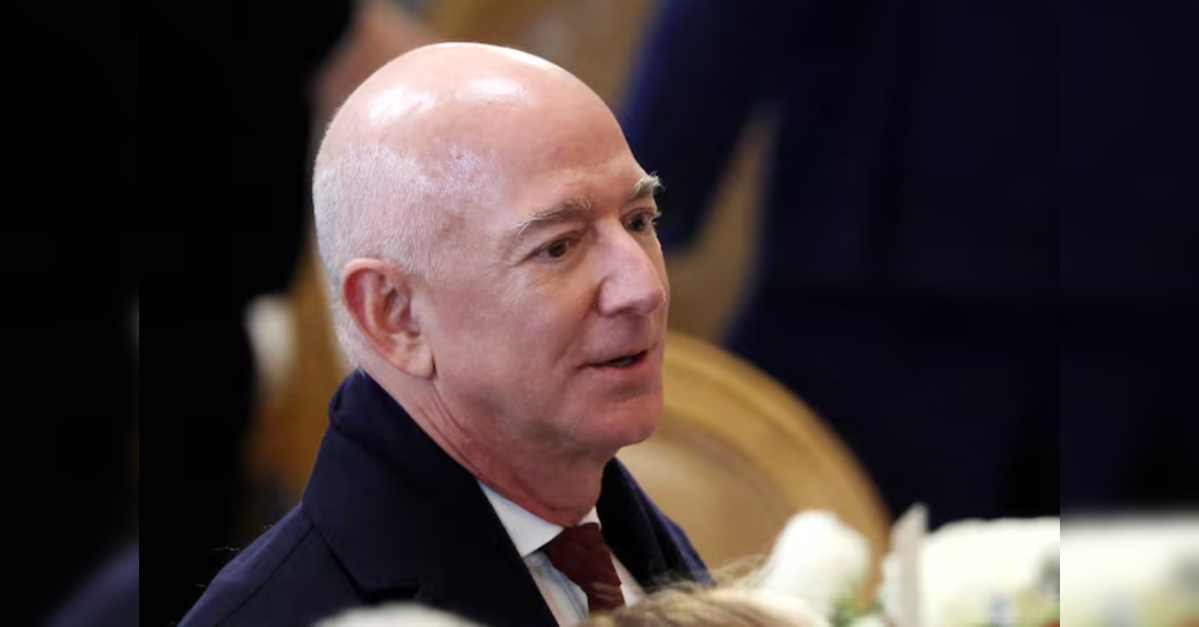 जेफ बेजोस ने अमेज़ॅन के शेयरों में $ 737 मिलियन को पृथ्वी पर चौथे व्यक्ति के रूप में बेच दिया, आर्थिक समय बी 2 बी