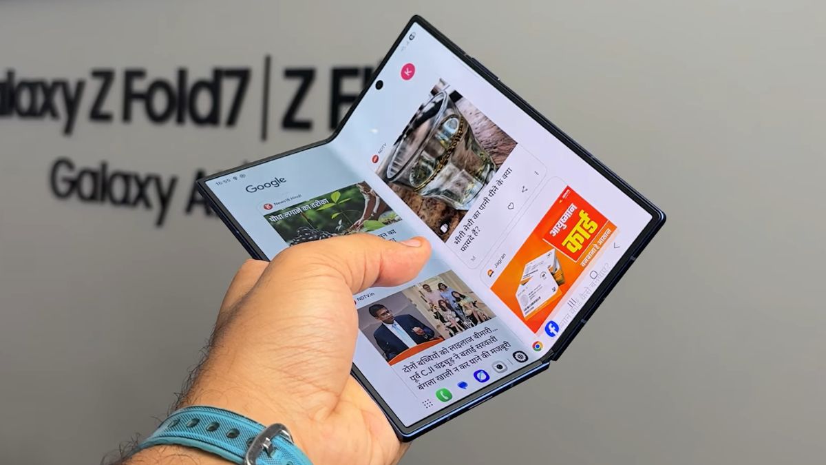 IPhone गुना की कीमत से पता चलता है कि Apple का तह iPhone सैमसंग गैलेक्सी जेड फोल्ड 7 की तुलना में अधिक महंगा हो सकता है