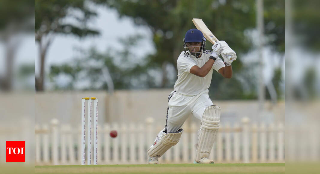 Dueep ट्रॉफी: डेनिश पुरुष डबल के पास पहुंचता है, रजत पाटीदार टन को हिट करता है क्योंकि केंद्रीय क्षेत्र पूर्वोत्तर क्षेत्र पर हावी है। क्रिकेट समाचार