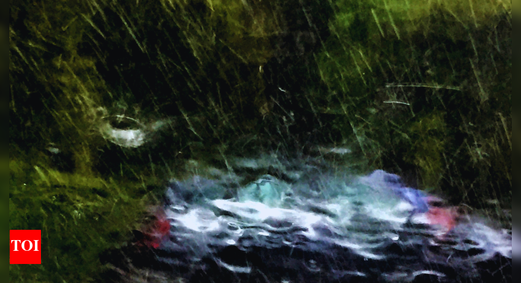 उत्तराखंड में रुद्रप्रायग में क्लाउडबर्स्ट फंसे परिवारों को छोड़ देता है, प्रगति में राहत संचालन |