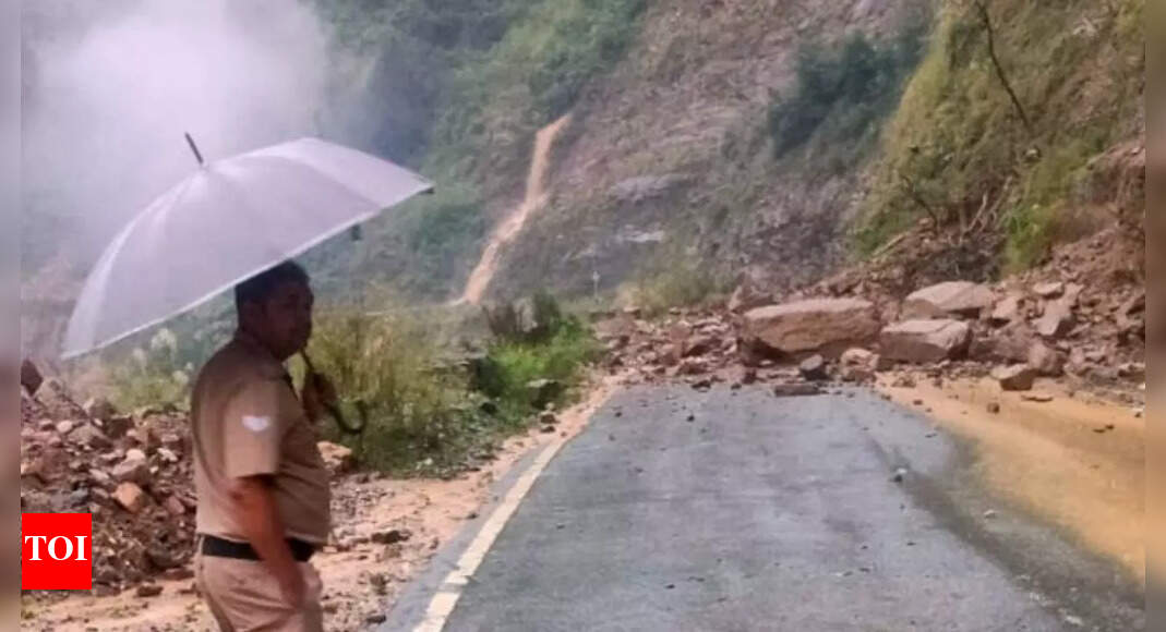 उत्तराखंड क्लाउडबर्स्ट: 5 डेड हाउस, क्षतिग्रस्त, स्वेप्ट वाहन; IMD EMITS RED ALERT | दिल्ली न्यूज