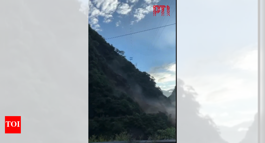 हिमाचल प्रदेश: भूस्खलन चंडीगढ़-मनाली-मीरा वीडियो रोड हिट | भारत समाचार