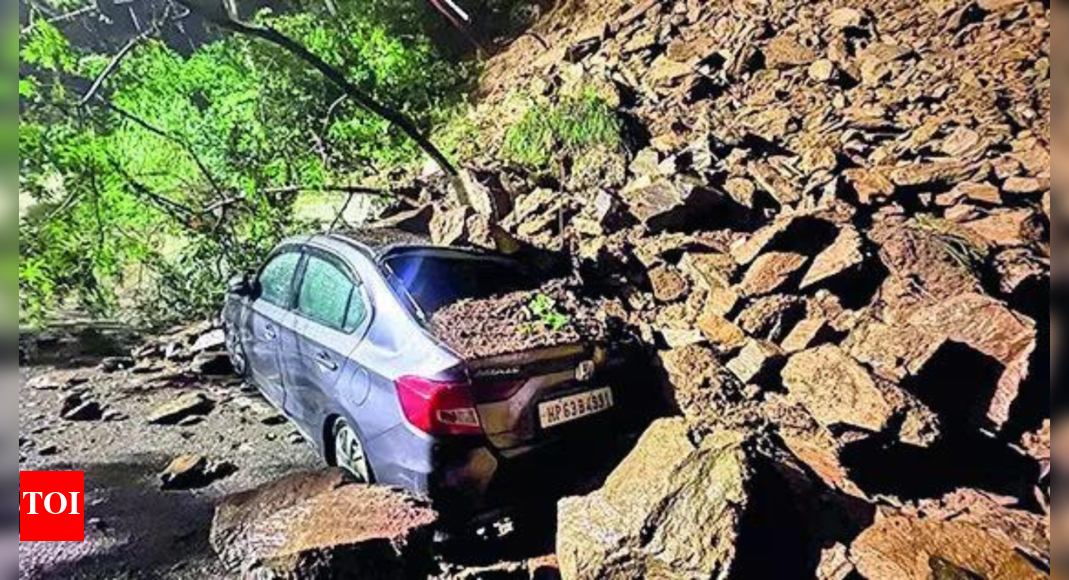 इम्पैकेबल मानसून हिमाचल में प्रमुख राजमार्गों को काटता है, J & K | भारत समाचार