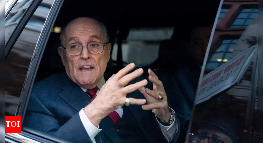 रूडी गिउलिआनी कार दुर्घटना में घायल: पूर्व 81 -वर्ष के मेयर के सभी संभावित स्वास्थ्य चिंताओं के भीतर