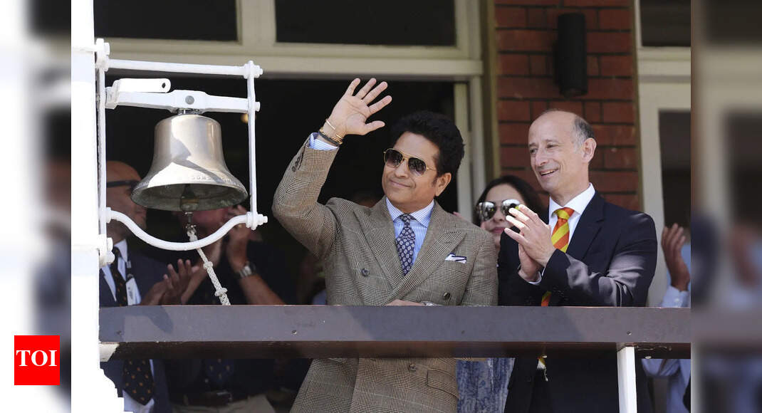 सॉरी विराट! एबी डिविलियर्स ने सचिन तेंदुलकर का चयन किया, जो अपने सर्वश्रेष्ठ पांच क्रिकेट खिलाड़ियों में पाकिस्तान बॉलिंग प्लेयर के साथ दूषित है। क्रिकेट समाचार