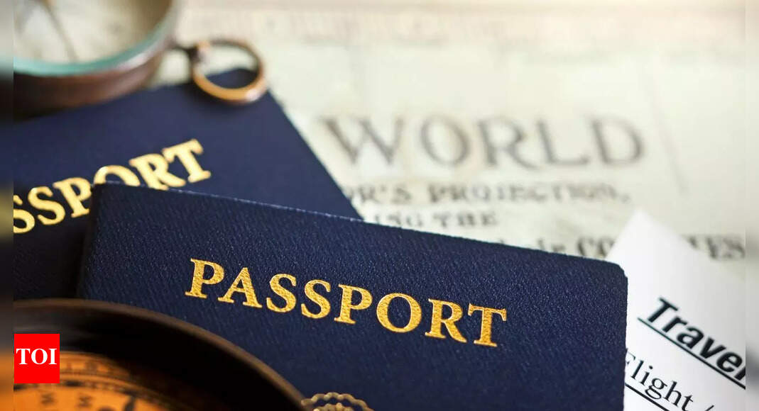 विश्व 2025 में सबसे शक्तिशाली पासपोर्ट: सिंगापुर स्थिति का नेतृत्व करता है; सत्यापित करें कि भारत को कहां वर्गीकृत किया गया है |