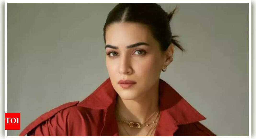 कृति सनोन बॉलीवुड में महिलाओं के लिए एक ही उपचार का अनुरोध करती है, लिंग पूर्वाग्रह को हिट करती है: ‘पुरुष अभिनेताओं को बेहतर कार और कमरे मिलते हैं’ |