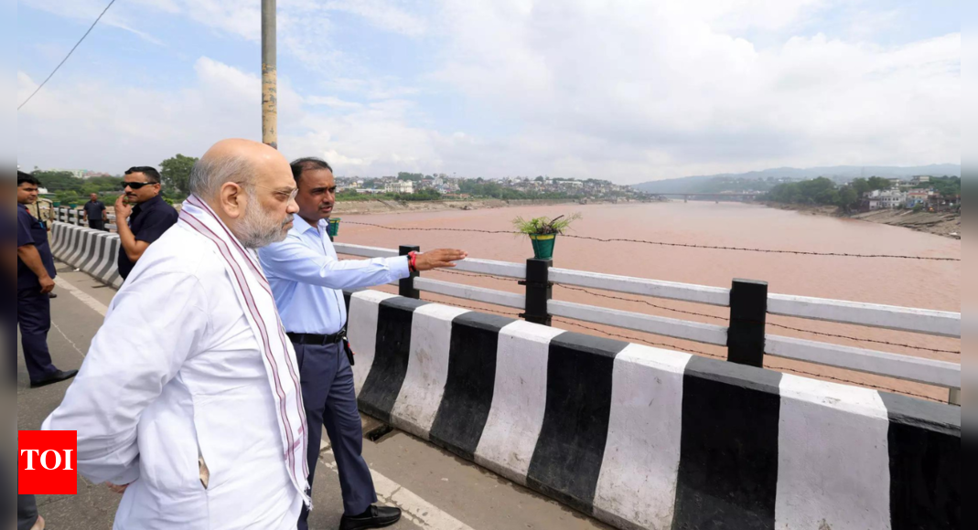 शाह टूर्स जम्मू से बाढ़ से प्रभावित, केंद्र की सहायता सुनिश्चित करता है | भारत समाचार