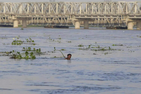 दिल्ली-सीआर रेन फ्यूरी: डेंजर ब्रांड के ऊपर यमुना, बेशुमार पर; गुड़गांव स्कूल, एक मजबूत गिरावट के बाद बंद कार्यालय | दिल्ली न्यूज