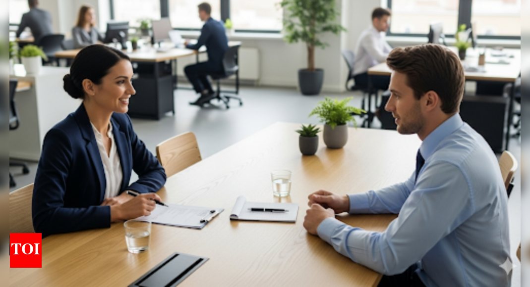 EAU में नए मुख्यालय 7,000 युवा शरणार्थियों को प्रशिक्षित करने के लिए और युद्ध में विस्थापित युवाओं ने नौकरियों के लिए अरब देशों को प्रभावित किया। दुनिया से समाचार