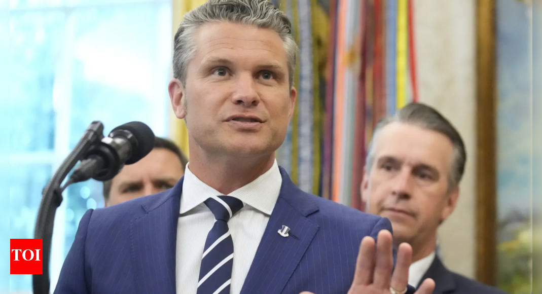 ‘वह उसी गंतव्य का सामना करेगा’: अमेरिकी हड़ताल के बाद हेगेश की चेतावनी। Uu। वेनेजुएला ड्रग बोट में माता 11; दावा है कि अधिक सफलताएं जारी रहेगी