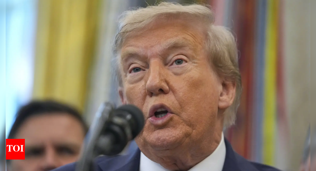 एपस्टीन केस: सर्वाइवर का कहना है कि ट्रम्प दोस्ती जेफरी की “सबसे बड़ी” थी; पीड़ित कांग्रेस से फाइलें जारी करने का आग्रह करते हैं