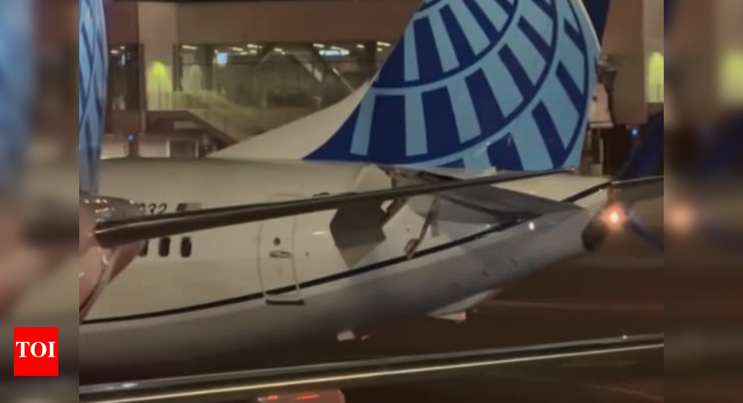 कोला टू टेल प्रॉब्लम: दो यूनाइटेड एयरलाइंस विमान सैन फ्रांसिस्को हवाई अड्डे पर टकराते हैं; साउंड रिलीज़