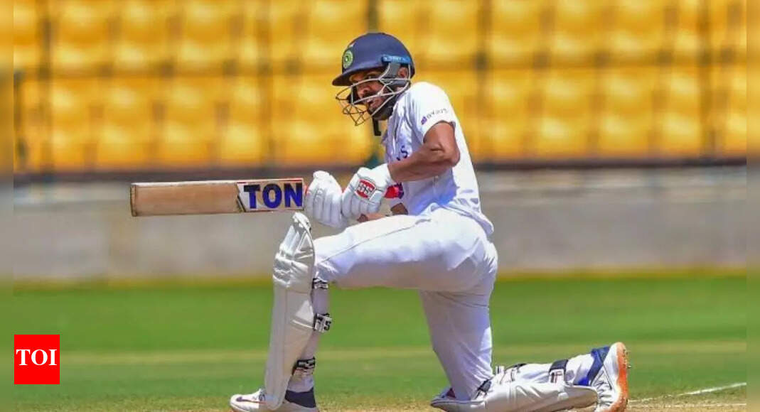 दलीप ट्रॉफी सेमीफाइनल: रुतुराज गाइकवाड़ पश्चिम क्षेत्र के लिए एक महत्वपूर्ण टन प्राप्त करता है, चयनकर्ताओं को एक मजबूत संदेश भेजता है। क्रिकेट समाचार