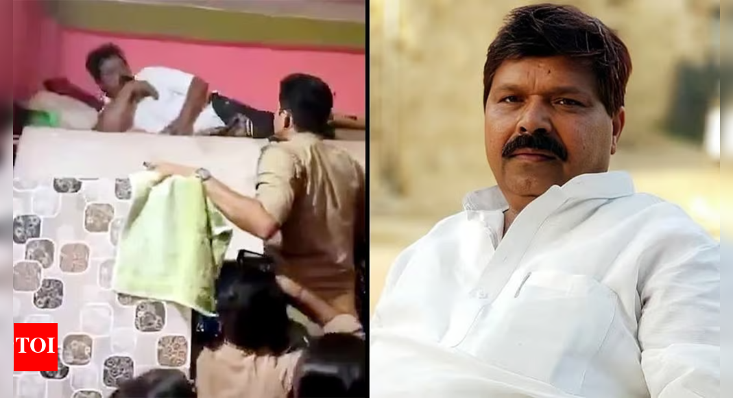 कन्नौज में नाटकीय गिरफ्तारी: एसपी, काष खान, एक गद्दे में छिपी हुई छिपी हुई है: पुलिस वीडियो वायरल हो जाता है भारत समाचार