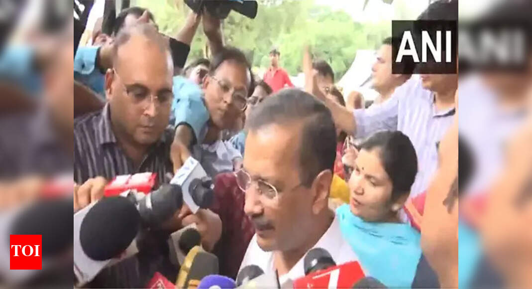 AAP के प्रमुख, अरविंद केजरीवाल, दिल्ली में बाढ़ से प्रभावित क्षेत्रों का निरीक्षण करते हैं, सरकार की मदद और समर्थन का आग्रह करते हैं भारत समाचार